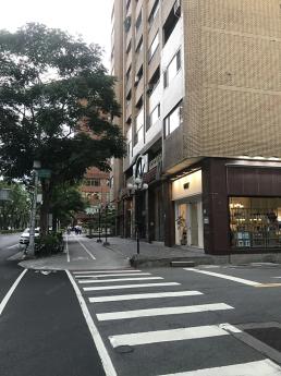 仁愛林蔭名牌精品旗艦店/頂級店面挑高夾層兩齊美  250,000 元/月