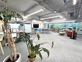 MRT南京復興，帶裝潢辦公適純辦診所可拉水線450,000元/月