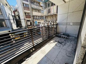 【南京復興站稀有釋出】前居酒屋雙層店面・可餐飲/沙龍/毛小孩 100,000元/月