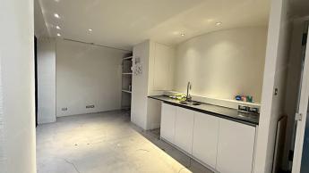 民生社區三角窗店面．最美綠蔭12米路寬 NT$115,000