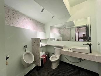 仁愛路延吉街口三角窗鑽石店面 165,000元/月 