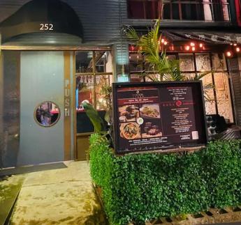 Red Room Rendezvous 紅房餐酒館
