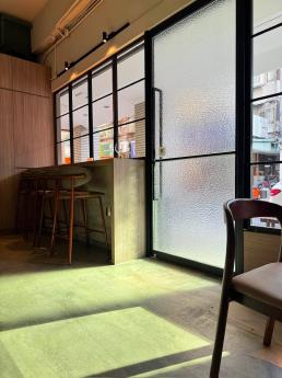 【台北信義區近101｜餐飲店整店頂讓】 【頂讓金額】：90萬 $52,500 （內含稅）